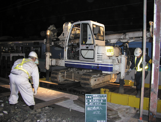 鉄道関連工事における搬入2